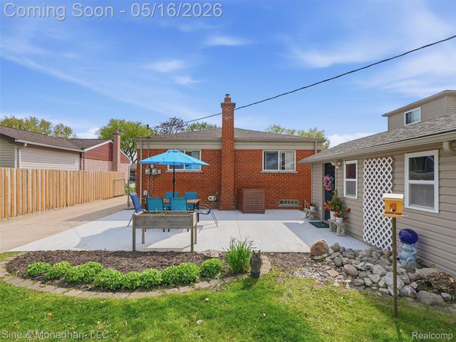 23701 Lakewood Street, St. Clair Shores, MI 48082