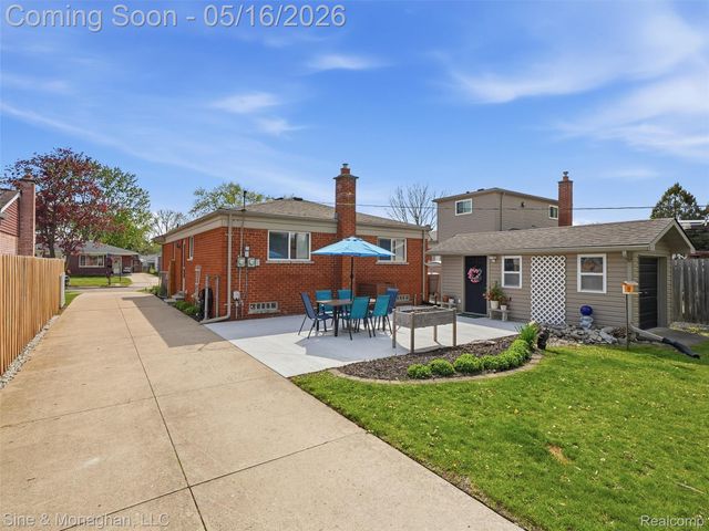 23701 Lakewood Street, St. Clair Shores, MI 48082