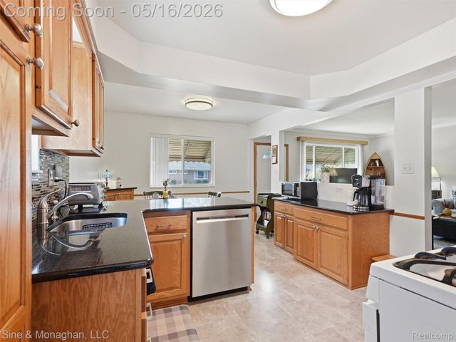 23701 Lakewood Street, St. Clair Shores, MI 48082