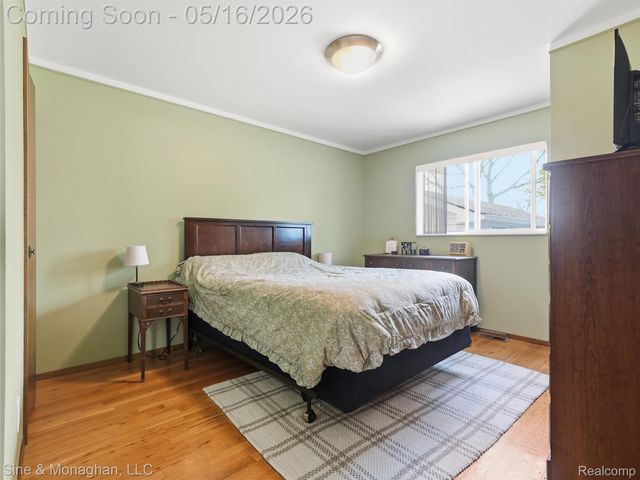 23701 Lakewood Street, St. Clair Shores, MI 48082