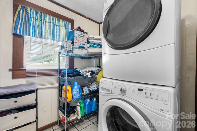 2504 Brentwood Circle, Lenoir, NC 28645