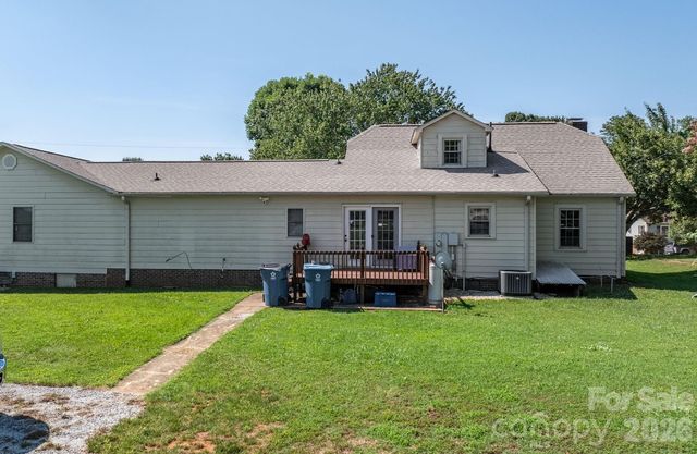 2504 Brentwood Circle, Lenoir, NC 28645