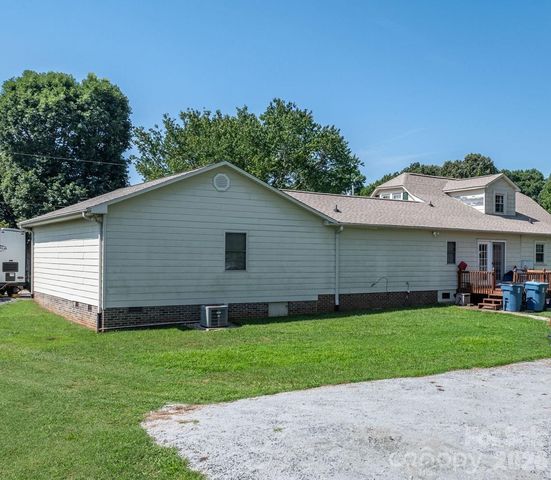 2504 Brentwood Circle, Lenoir, NC 28645