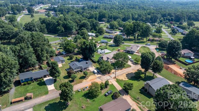 2504 Brentwood Circle, Lenoir, NC 28645