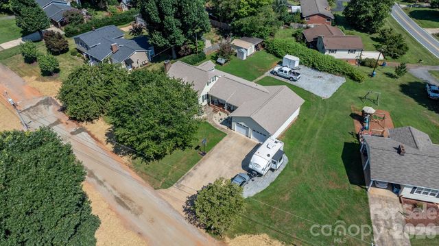 2504 Brentwood Circle, Lenoir, NC 28645
