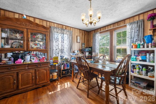 2504 Brentwood Circle, Lenoir, NC 28645