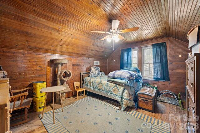 2504 Brentwood Circle, Lenoir, NC 28645