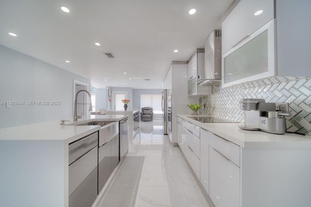 21914 SW 97th Pl, Cutler Bay, FL 33190