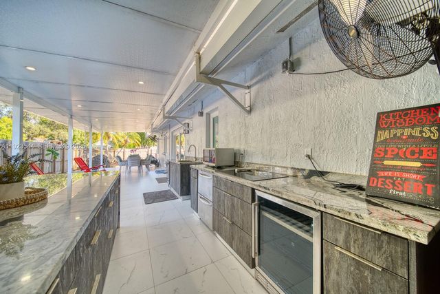 21914 SW 97th Pl, Cutler Bay, FL 33190