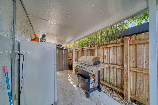 21914 SW 97th Pl, Cutler Bay, FL 33190