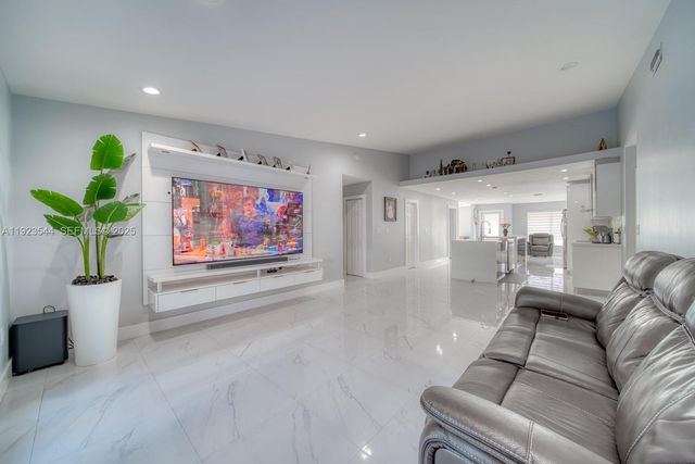 21914 SW 97th Pl, Cutler Bay, FL 33190