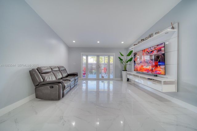 21914 SW 97th Pl, Cutler Bay, FL 33190