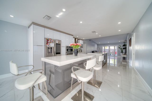 21914 SW 97th Pl, Cutler Bay, FL 33190