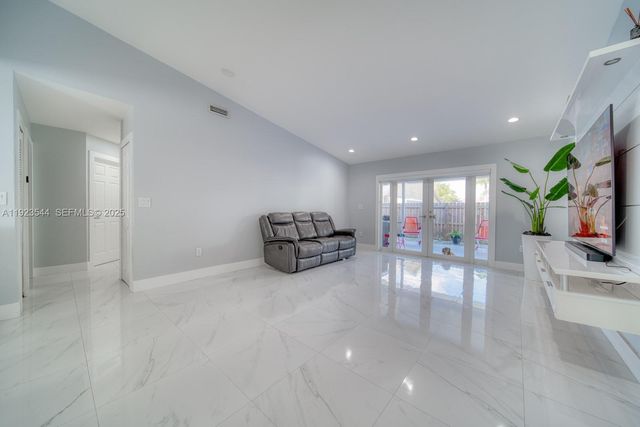 21914 SW 97th Pl, Cutler Bay, FL 33190