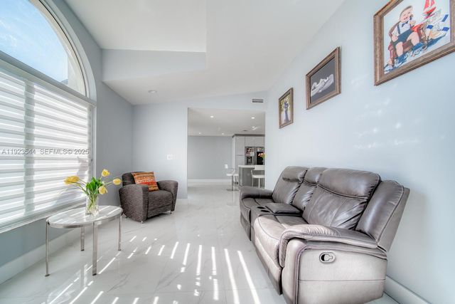 21914 SW 97th Pl, Cutler Bay, FL 33190