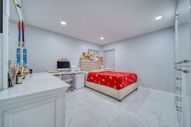 21914 SW 97th Pl, Cutler Bay, FL 33190