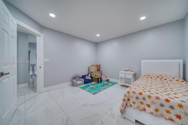 21914 SW 97th Pl, Cutler Bay, FL 33190