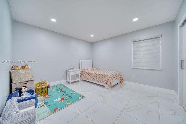 21914 SW 97th Pl, Cutler Bay, FL 33190