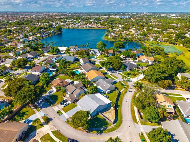 21914 SW 97th Pl, Cutler Bay, FL 33190