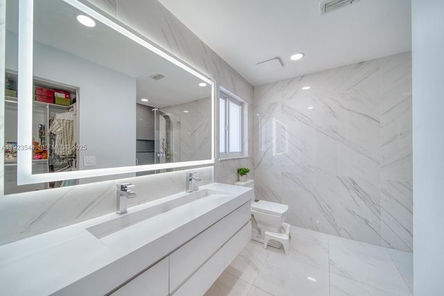 21914 SW 97th Pl, Cutler Bay, FL 33190