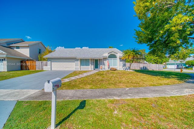 21914 SW 97th Pl, Cutler Bay, FL 33190