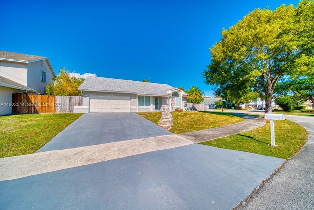 21914 SW 97th Pl, Cutler Bay, FL 33190