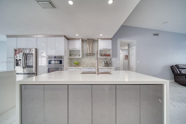 21914 SW 97th Pl, Cutler Bay, FL 33190