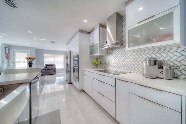 21914 SW 97th Pl, Cutler Bay, FL 33190