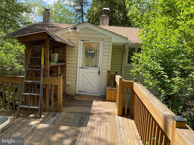 104 TEPEE DR, Pocono Lake, PA 18347