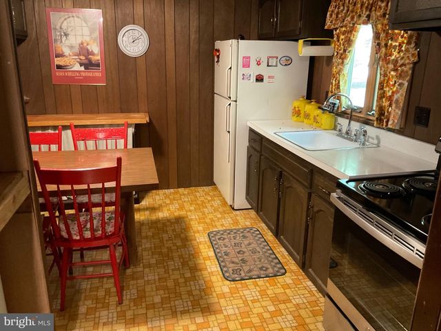 104 TEPEE DR, Pocono Lake, PA 18347