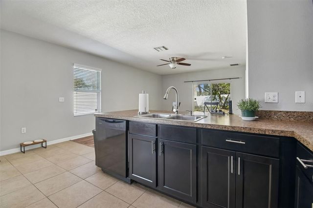 10104 HAWK STORM AVENUE, Tampa, FL 33610