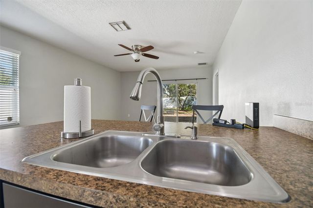 10104 HAWK STORM AVENUE, Tampa, FL 33610