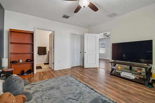 10104 HAWK STORM AVENUE, Tampa, FL 33610