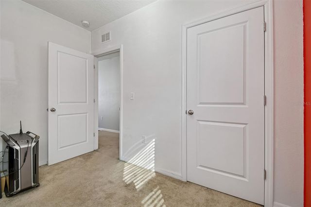 10104 HAWK STORM AVENUE, Tampa, FL 33610