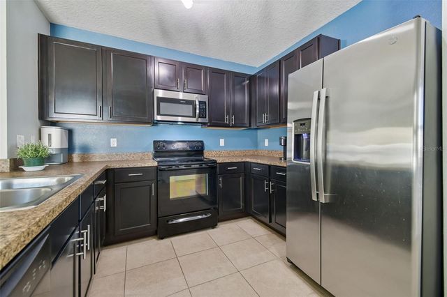 10104 HAWK STORM AVENUE, Tampa, FL 33610