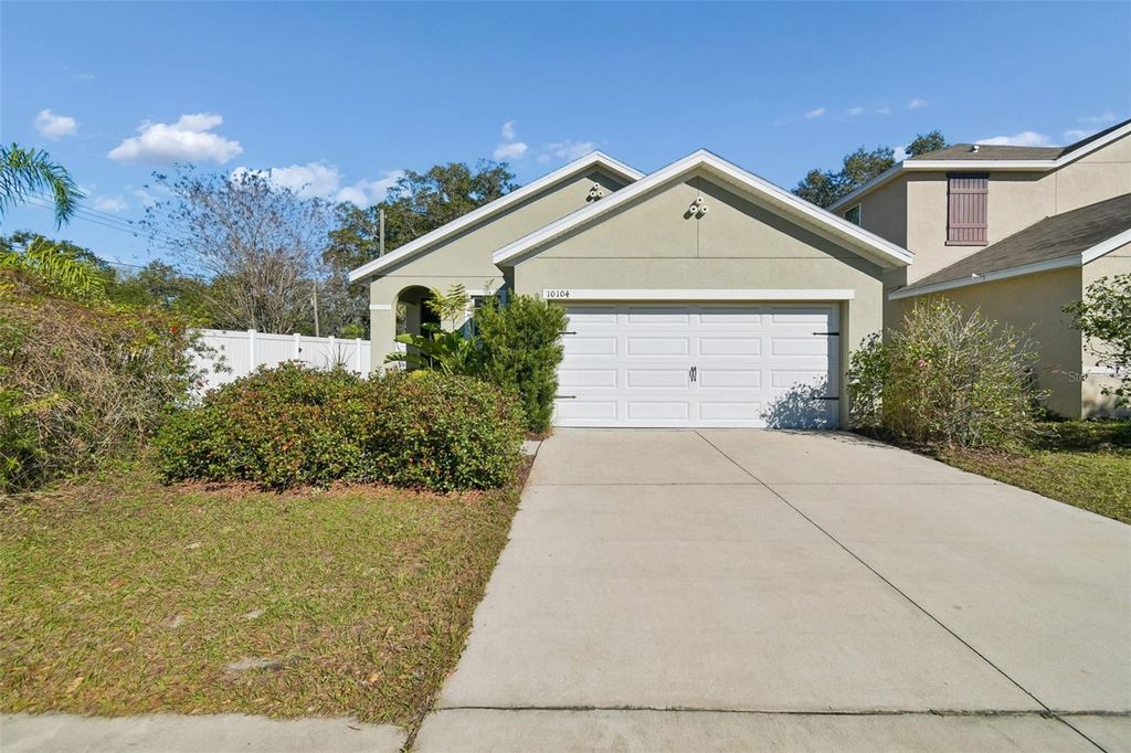 10104 HAWK STORM AVENUE, Tampa, FL 33610