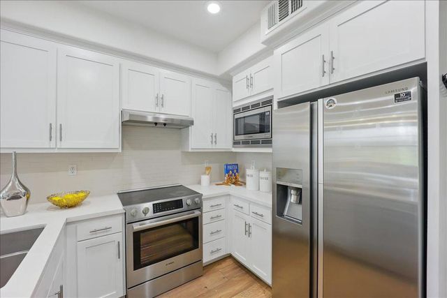 837 Sierra Vista, Mountain View, CA 94043