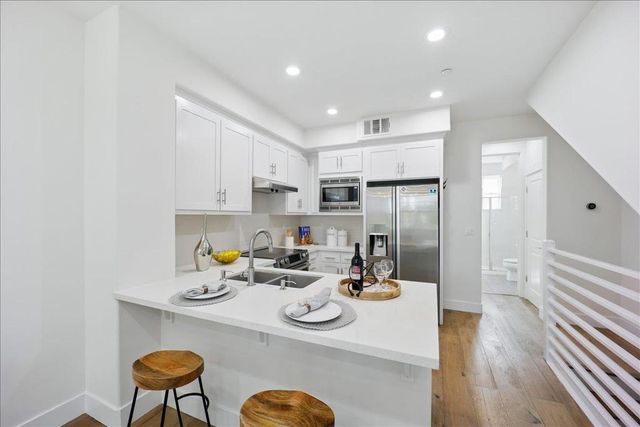 837 Sierra Vista, Mountain View, CA 94043