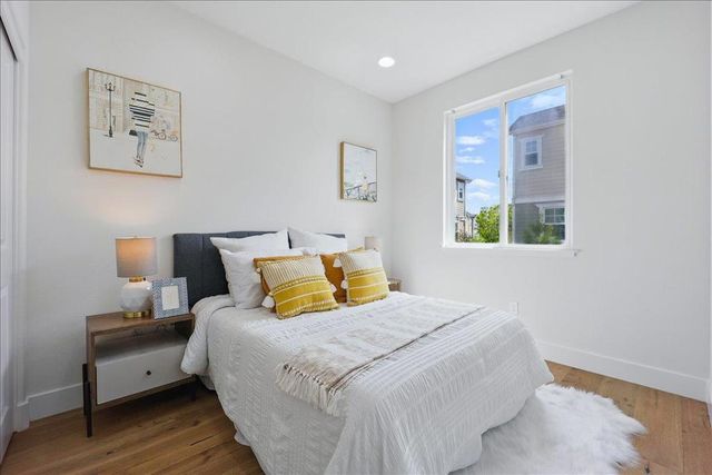 837 Sierra Vista, Mountain View, CA 94043