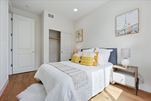 837 Sierra Vista, Mountain View, CA 94043