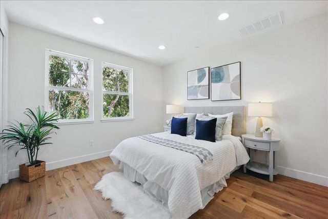 837 Sierra Vista, Mountain View, CA 94043