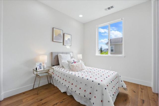 837 Sierra Vista, Mountain View, CA 94043