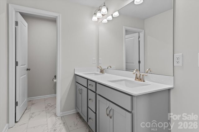 8122 Downy Oak Lane, Charlotte, NC 28269