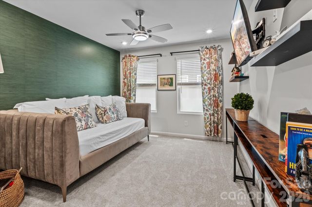 8122 Downy Oak Lane, Charlotte, NC 28269