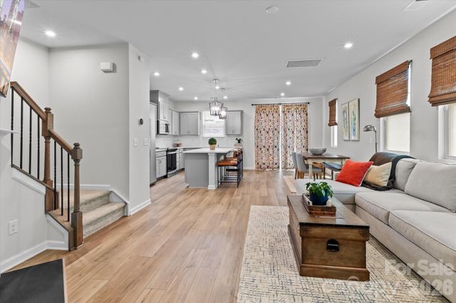 8122 Downy Oak Lane, Charlotte, NC 28269