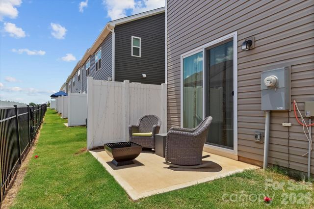 8122 Downy Oak Lane, Charlotte, NC 28269