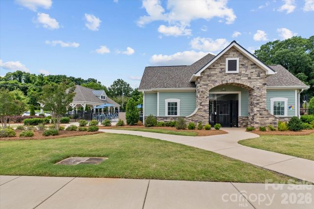 8122 Downy Oak Lane, Charlotte, NC 28269