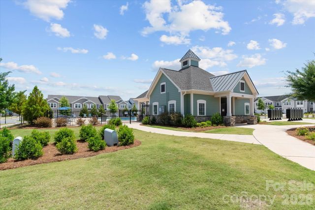 8122 Downy Oak Lane, Charlotte, NC 28269