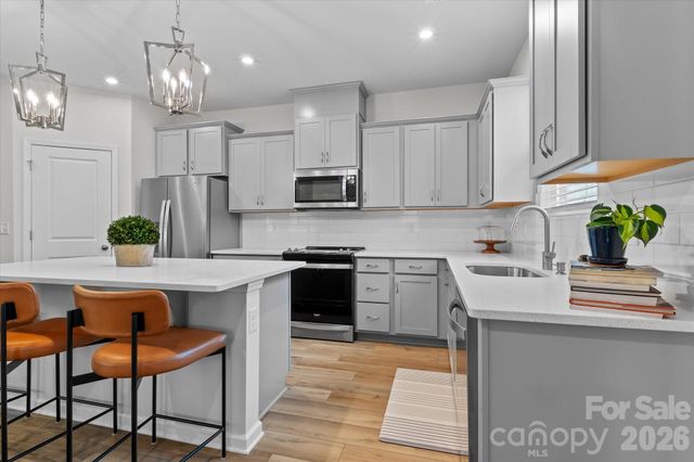 8122 Downy Oak Lane, Charlotte, NC 28269