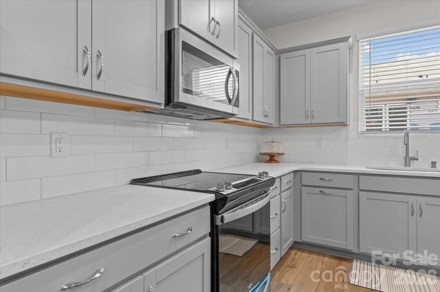 8122 Downy Oak Lane, Charlotte, NC 28269